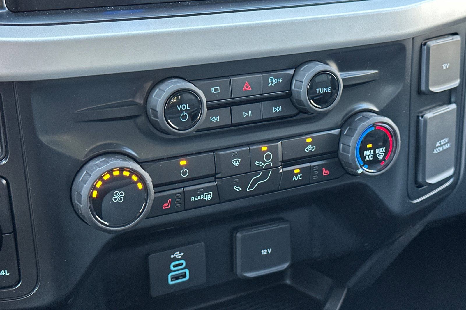 New 2026 Ford F250 XLT w/ XLT Premium Package image 19