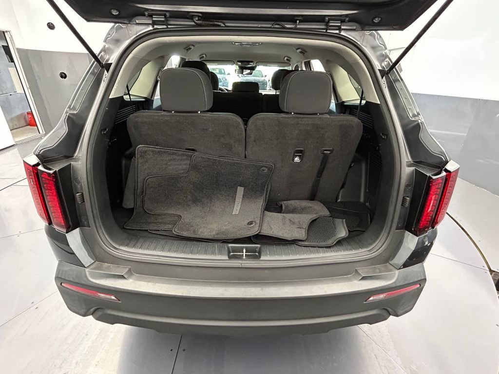 Used 2023 Kia Sorento LX FWD image 40