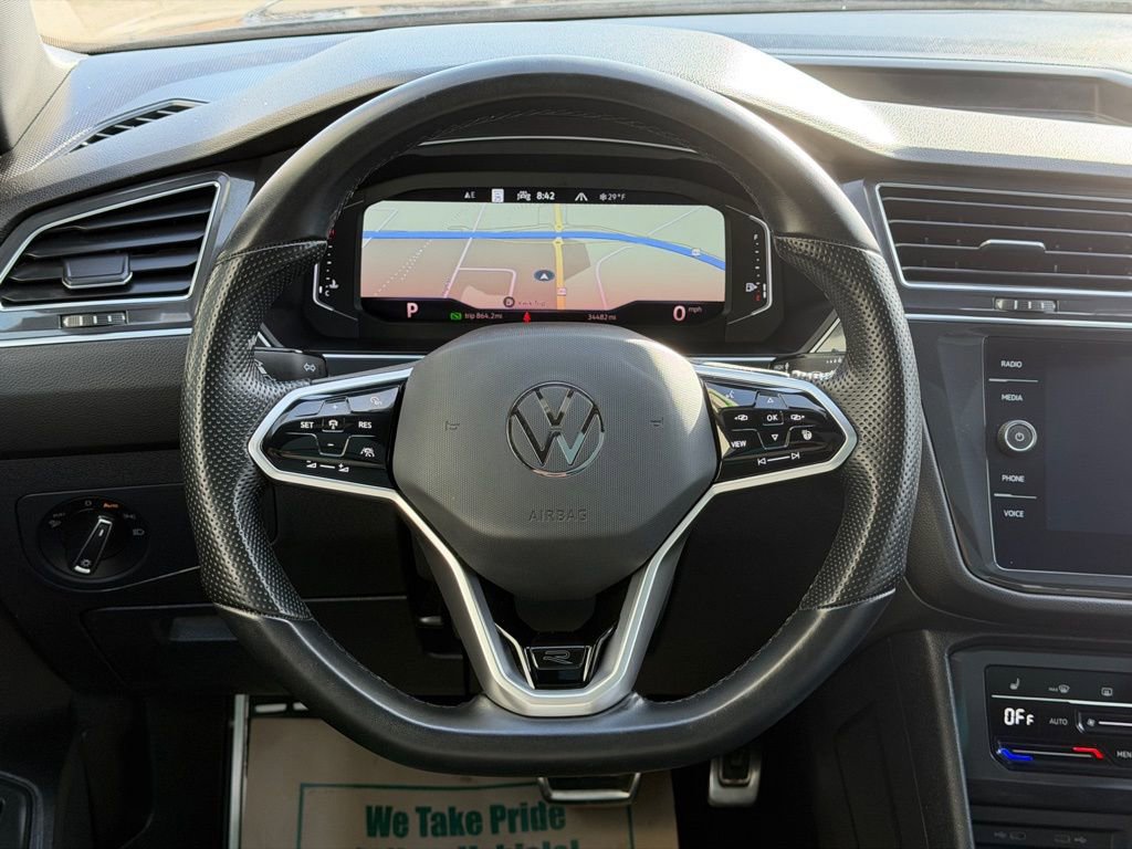 Used 2022 Volkswagen Tiguan SEL R-Line image 16