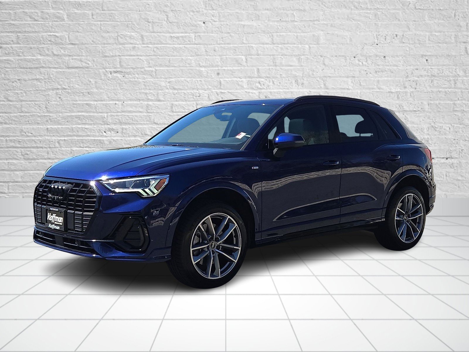 Used 2024 Audi Q3 2.0T Premium Plus w/ Premium Plus Package AWD/4WD image 3