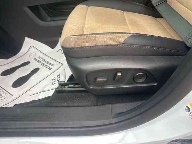New 2026 Chevrolet Equinox ACTIV w/ Convenience Package III FWD image 17