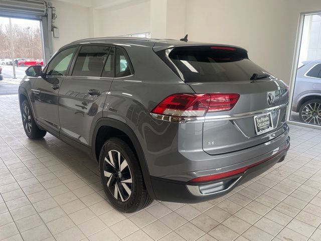Certified 2023 Volkswagen Atlas Cross Sport SE image 2