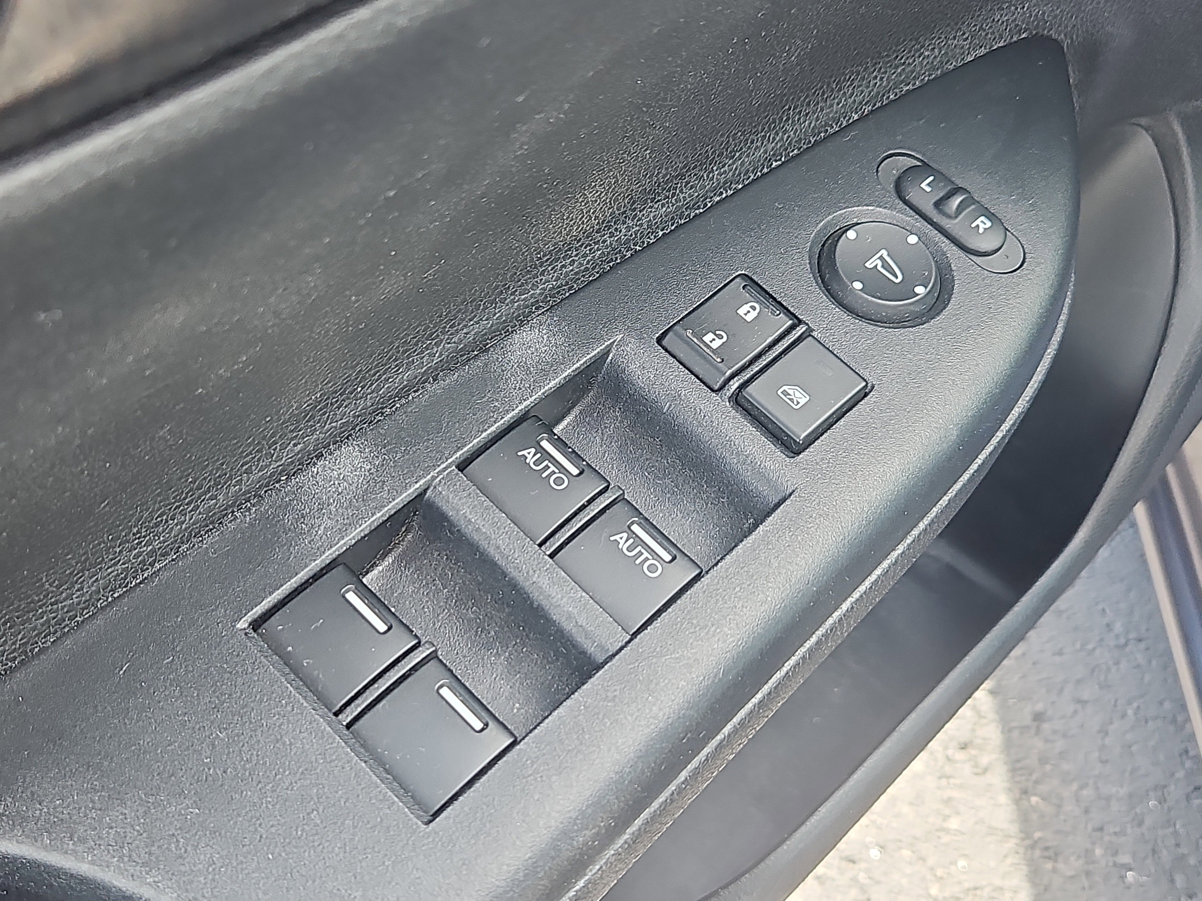 Used 2013 Honda Accord EX-L image 17