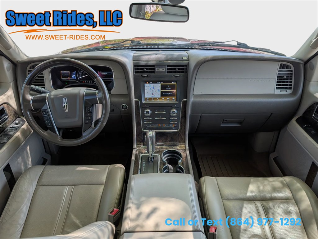 Used 2016 Lincoln Navigator Select image 13