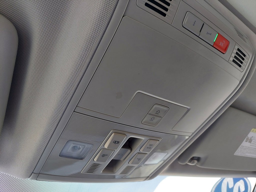 Used 2022 Volkswagen Taos SE w/ Panoramic Sunroof Package image 34