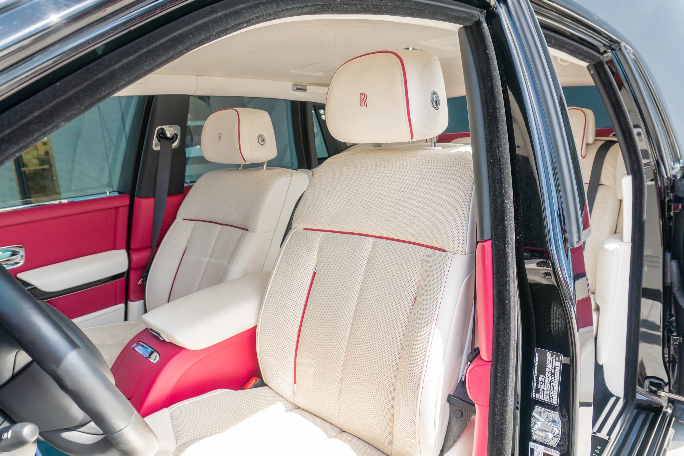 Used 2023 Rolls-Royce Phantom Sedan RWD image 12