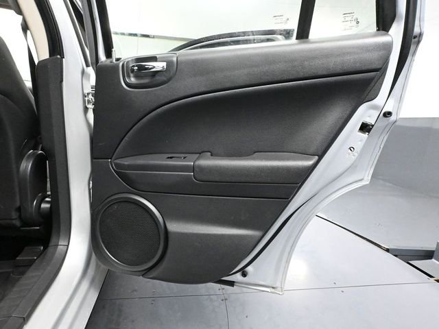 Used 2012 Dodge Caliber SXT image 32