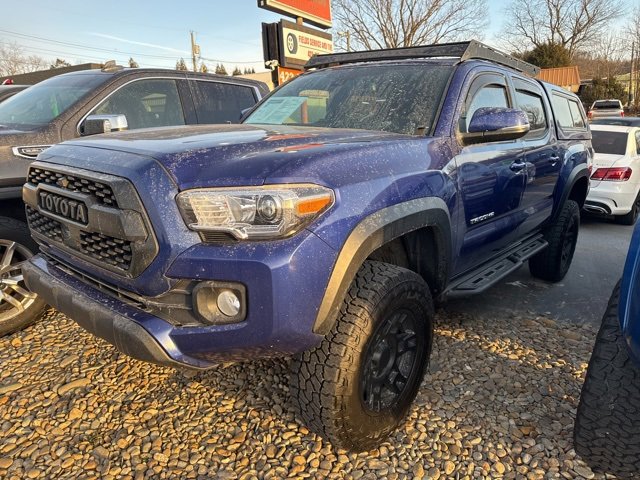 Used 2022 Toyota Tacoma TRD Off-Road image 1