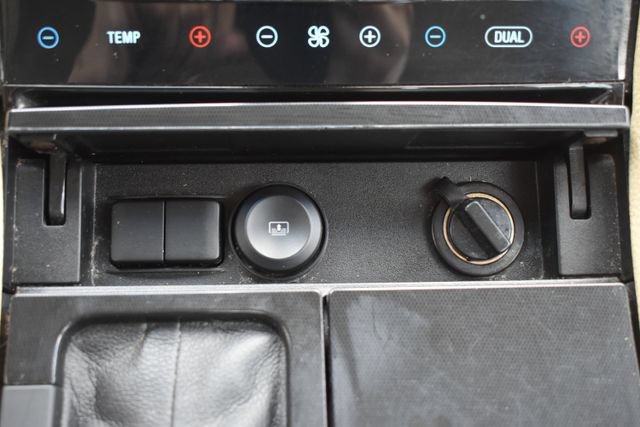 Used 2018 Ford Taurus Limited FWD image 34