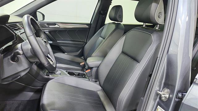 Used 2023 Volkswagen Tiguan SE R-Line FWD image 11