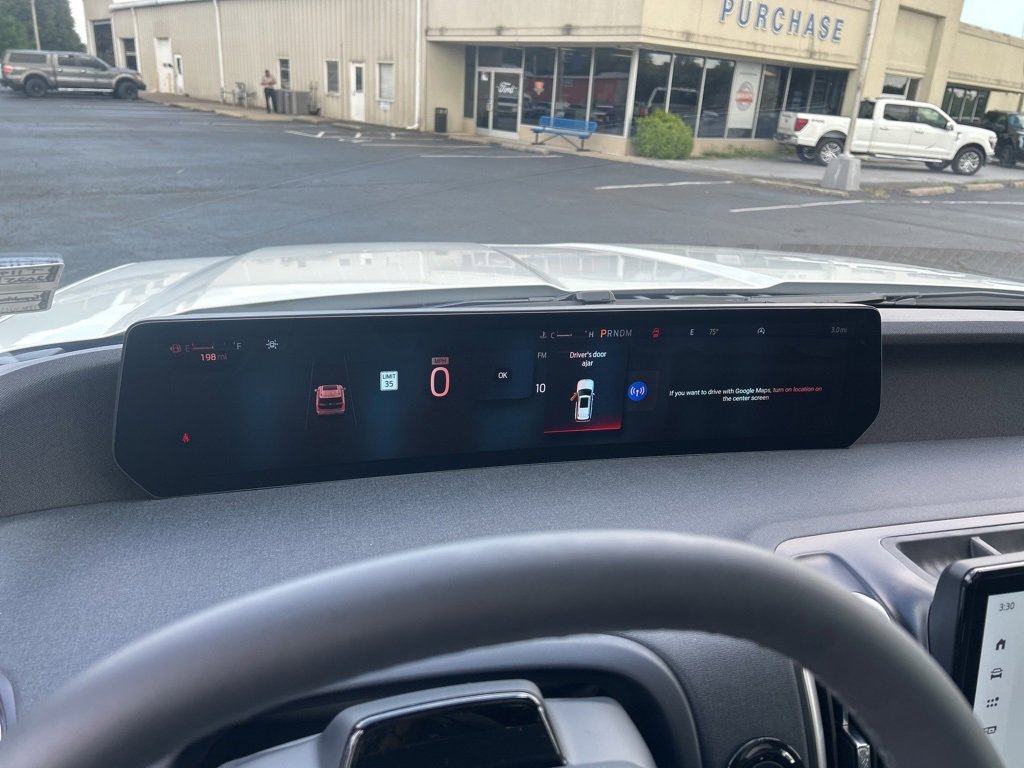 New 2025 Ford Expedition Active image 30