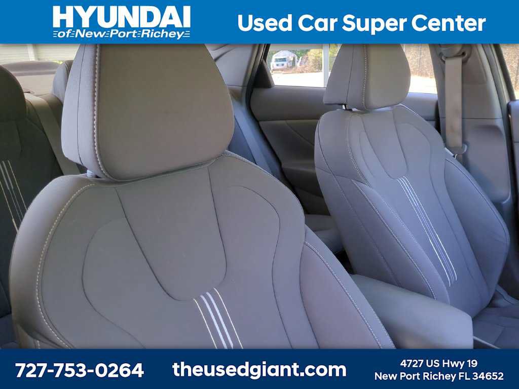 Used 2023 Hyundai Elantra SEL FWD image 6