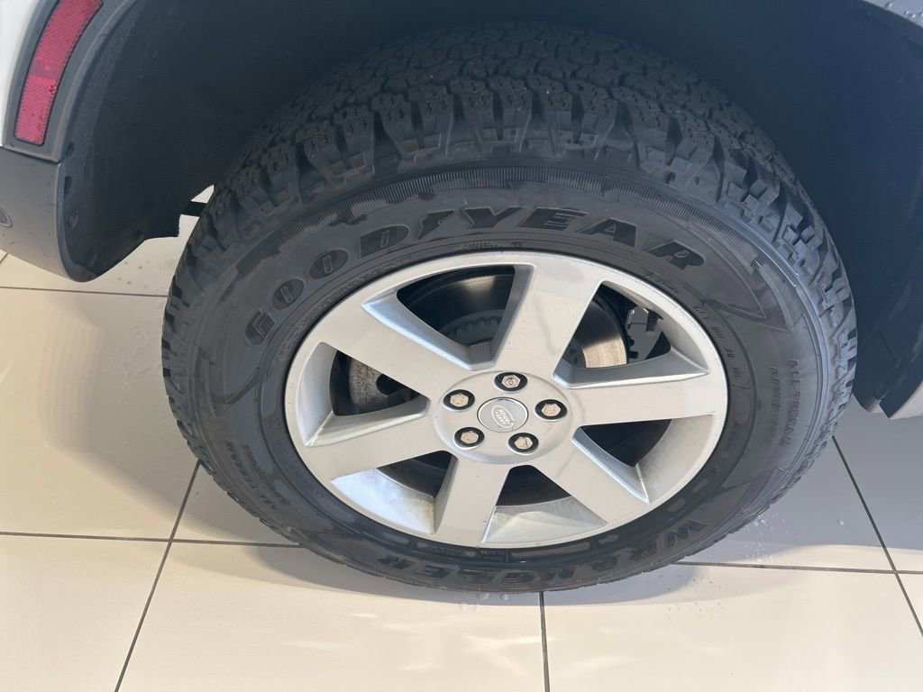 Certified 2022 Land Rover Defender 110 image 21