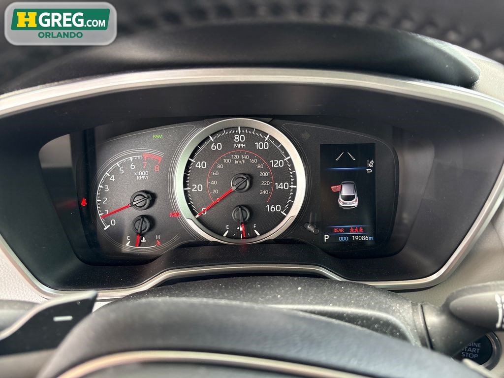 Used 2022 Toyota Corolla SE w/ SE Preferred Package FWD image 13