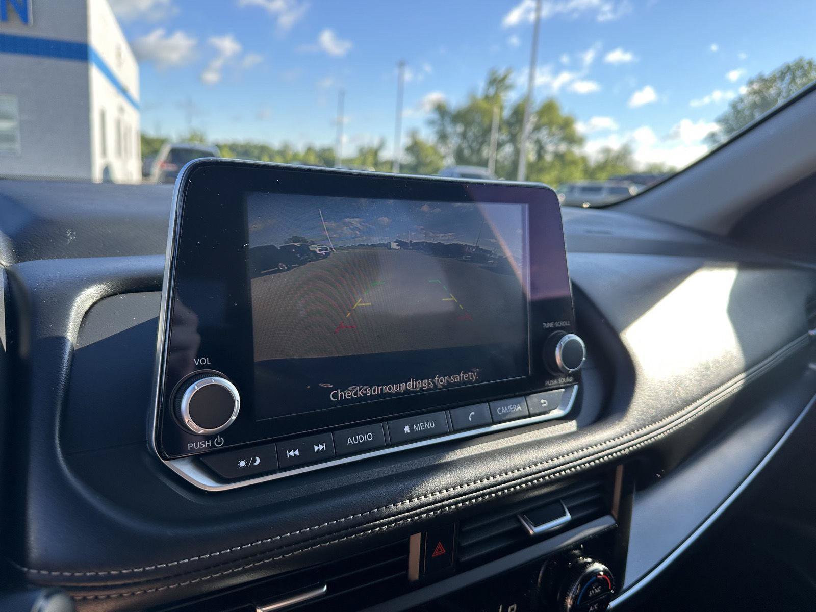 Used 2024 Nissan Rogue SV FWD image 27