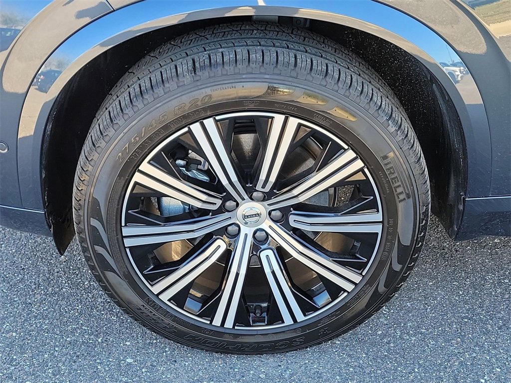 Used 2023 Volvo XC90 B6 Plus image 10