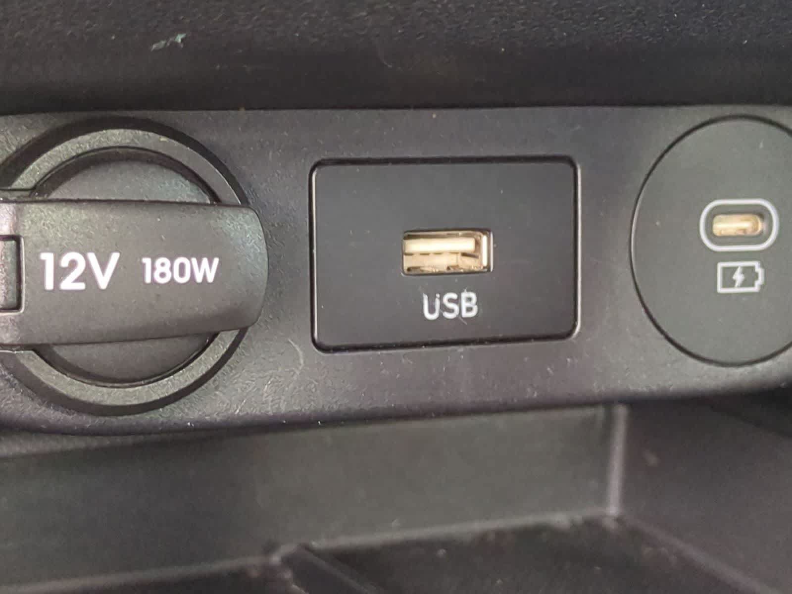 Used 2024 Hyundai Elantra Limited FWD image 32