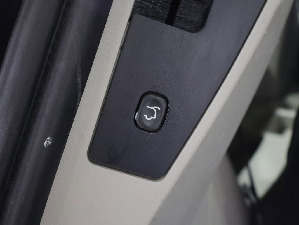 Used 2018 Dodge Grand Caravan SXT image 20