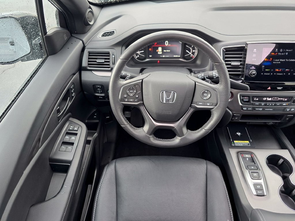 Used 2025 Honda Passport EX-L image 24