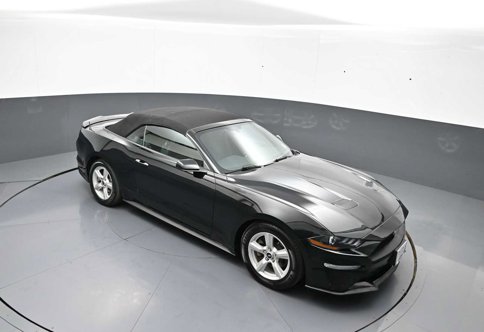 Used 2019 Ford Mustang Convertible RWD image 37
