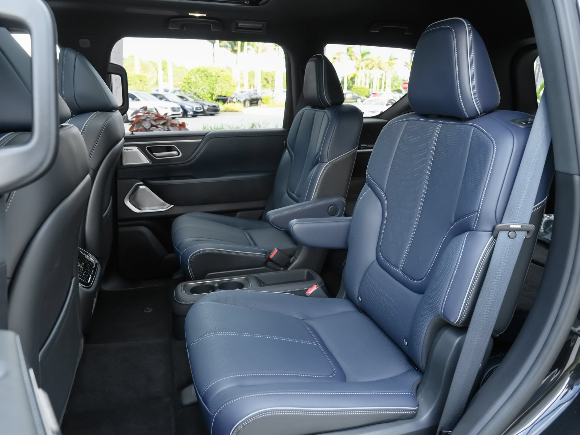 Certified 2026 INFINITI QX80 4WD w/ Sport Exterior Package image 33