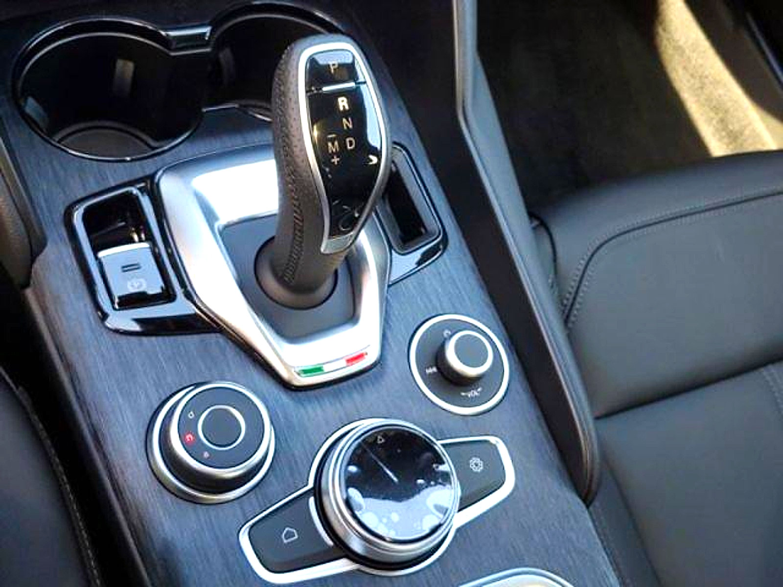 New 2024 Alfa Romeo Giulia Sprint RWD image 15