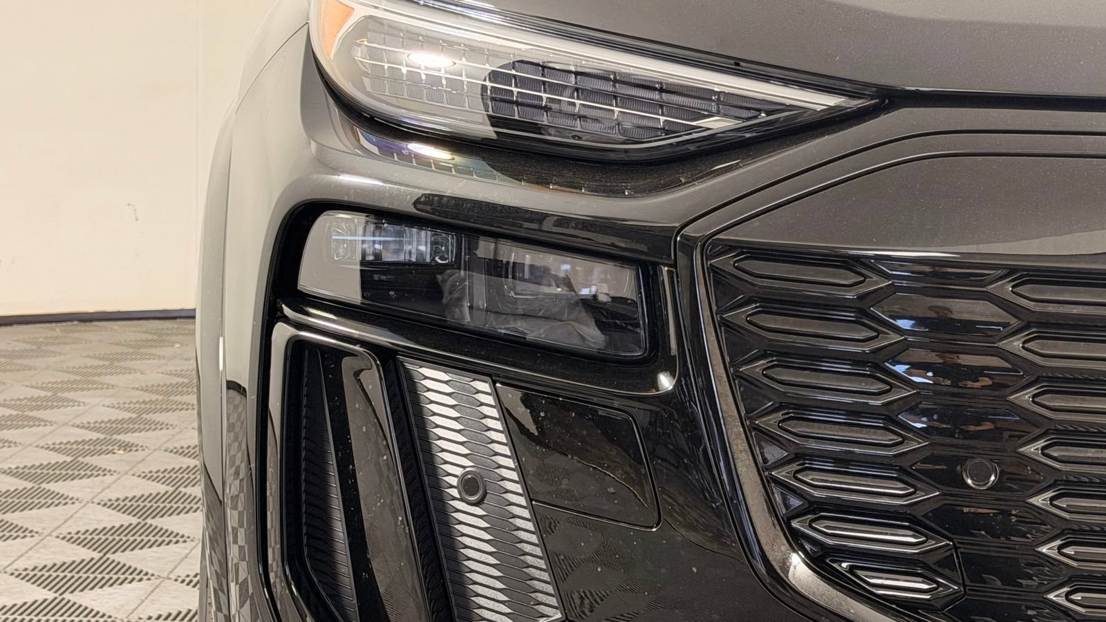New 2027 Audi Q6 e-tron Premium Plus AWD/4WD image 3