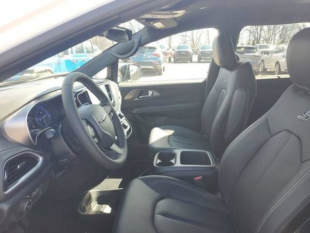 New 2026 Chrysler Pacifica Select w/ S Appearance Package FWD image 17