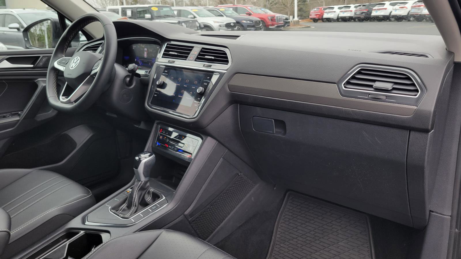 Certified 2023 Volkswagen Tiguan SE image 40