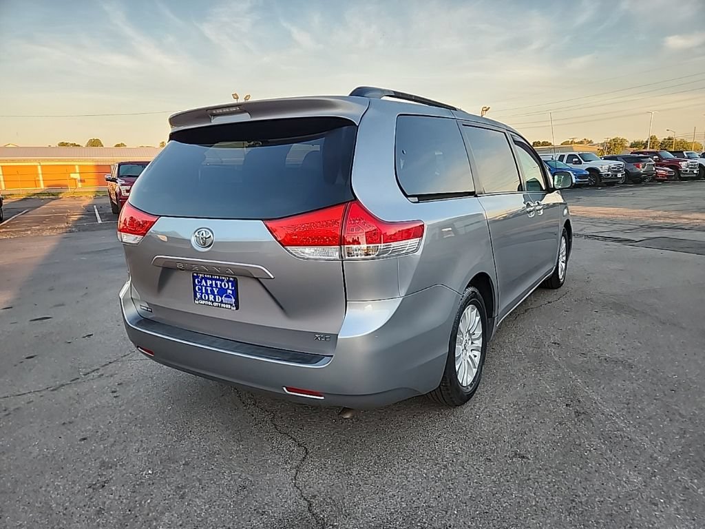 Used 2011 Toyota Sienna XLE FWD image 5