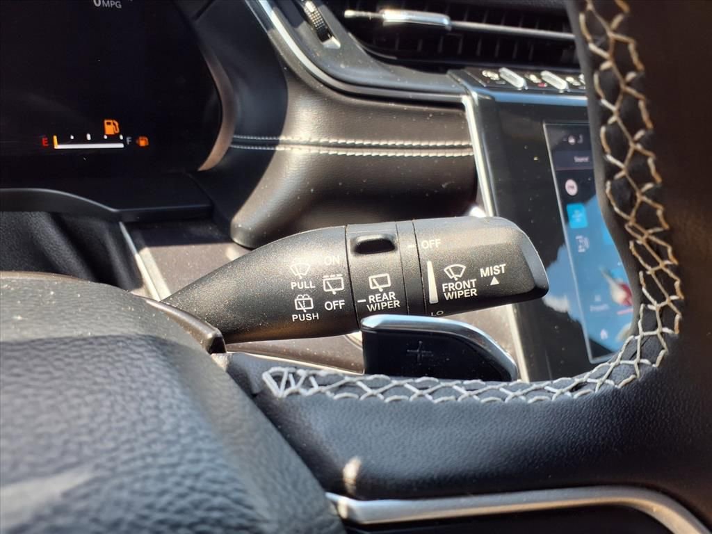 Used 2023 Jeep Grand Cherokee Altitude AWD/4WD image 19