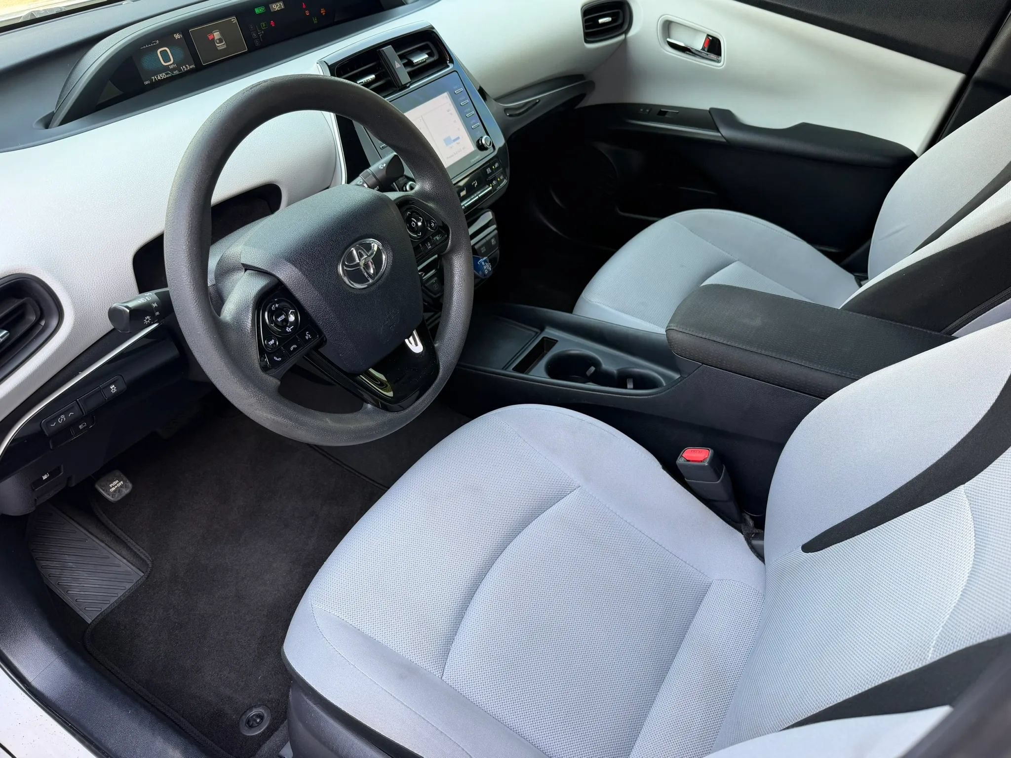 Used 2021 Toyota Prius L Eco FWD image 14