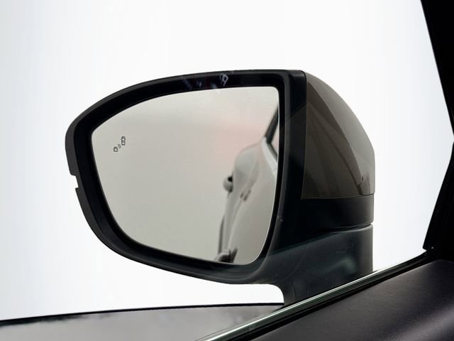 Used 2023 Nissan Pathfinder Platinum image 46