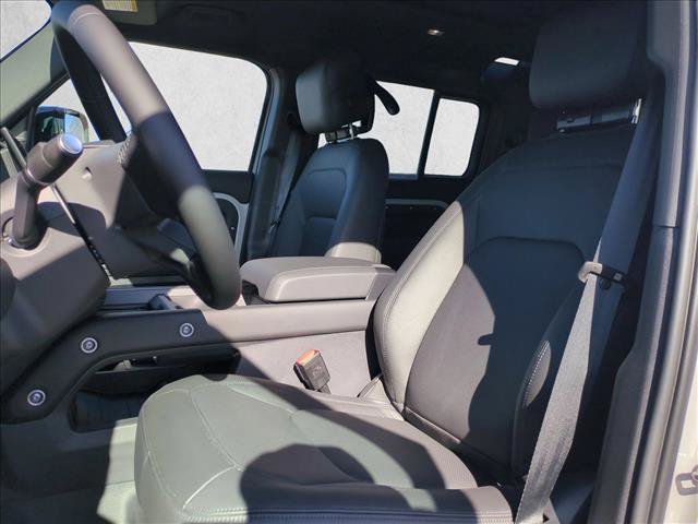 New 2026 Land Rover Defender 110 S AWD/4WD image 4