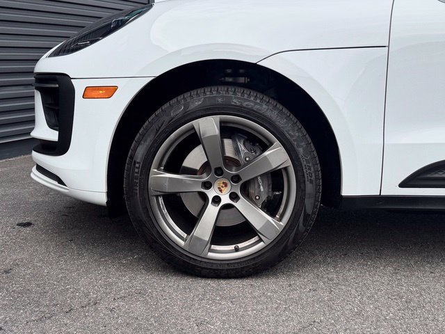 Certified 2023 Porsche Macan AWD/4WD image 11