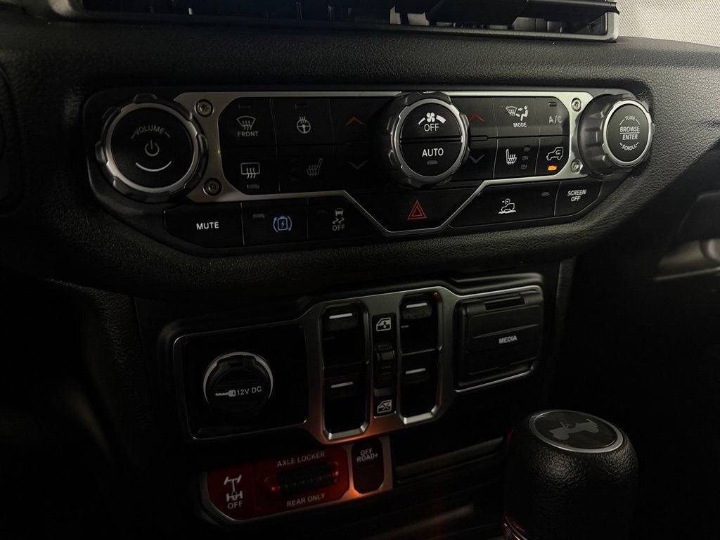 Used 2024 Jeep Wrangler Unlimited AWD/4WD image 17