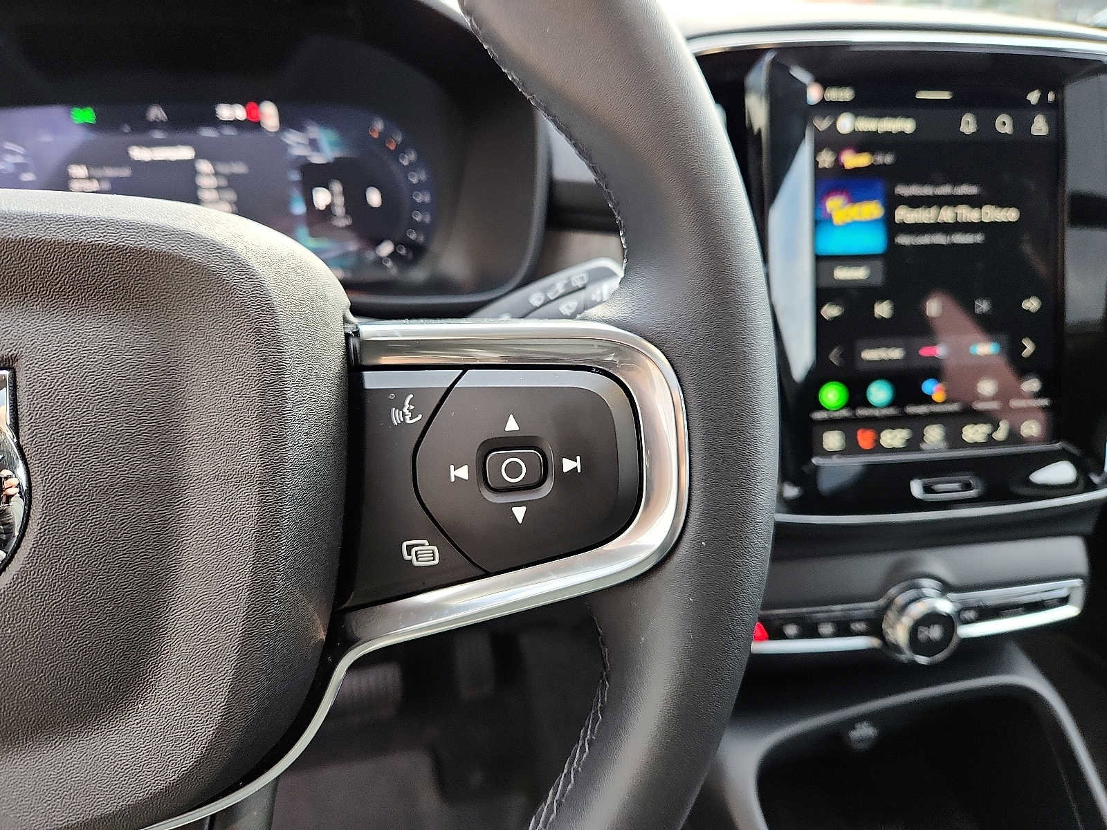 Used 2026 Volvo XC40 B5 Plus w/ Protection Package Premier image 21