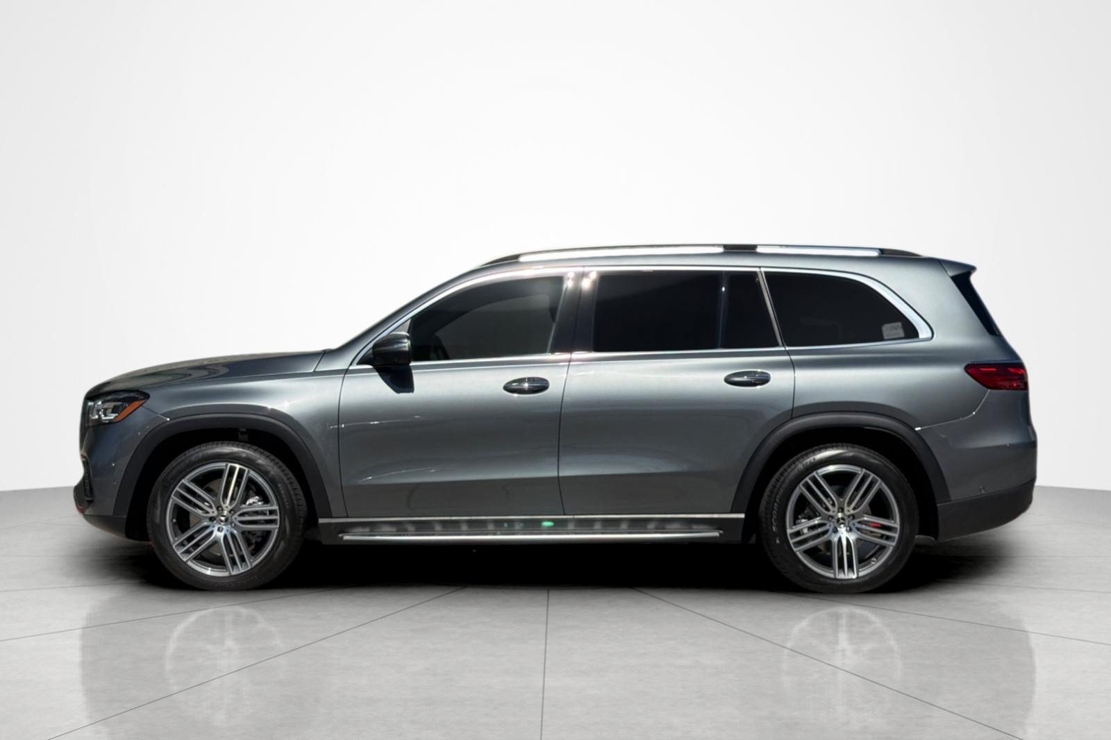 New 2026 Mercedes-Benz GLS 450 4MATIC image 2