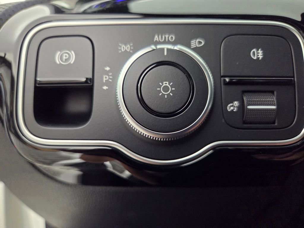 Used 2023 Mercedes-Benz CLA 35 AMG 4MATIC w/ Exterior Lighting Package image 21