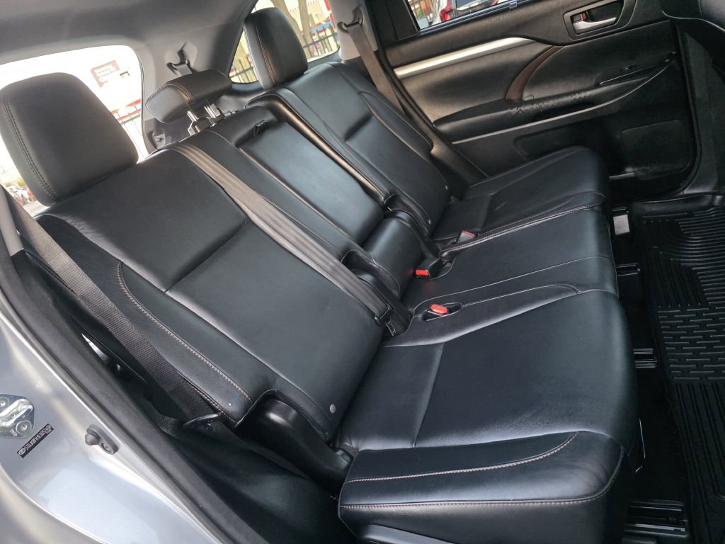 Used 2014 Toyota Highlander XLE AWD/4WD image 23