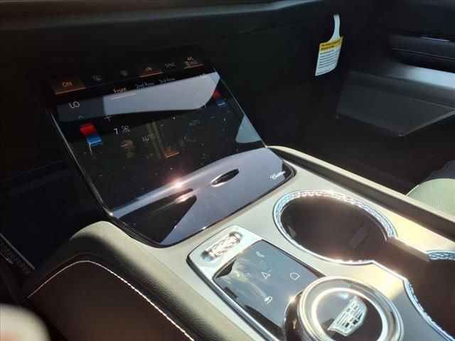 New 2026 Cadillac Vistiq Luxury image 28