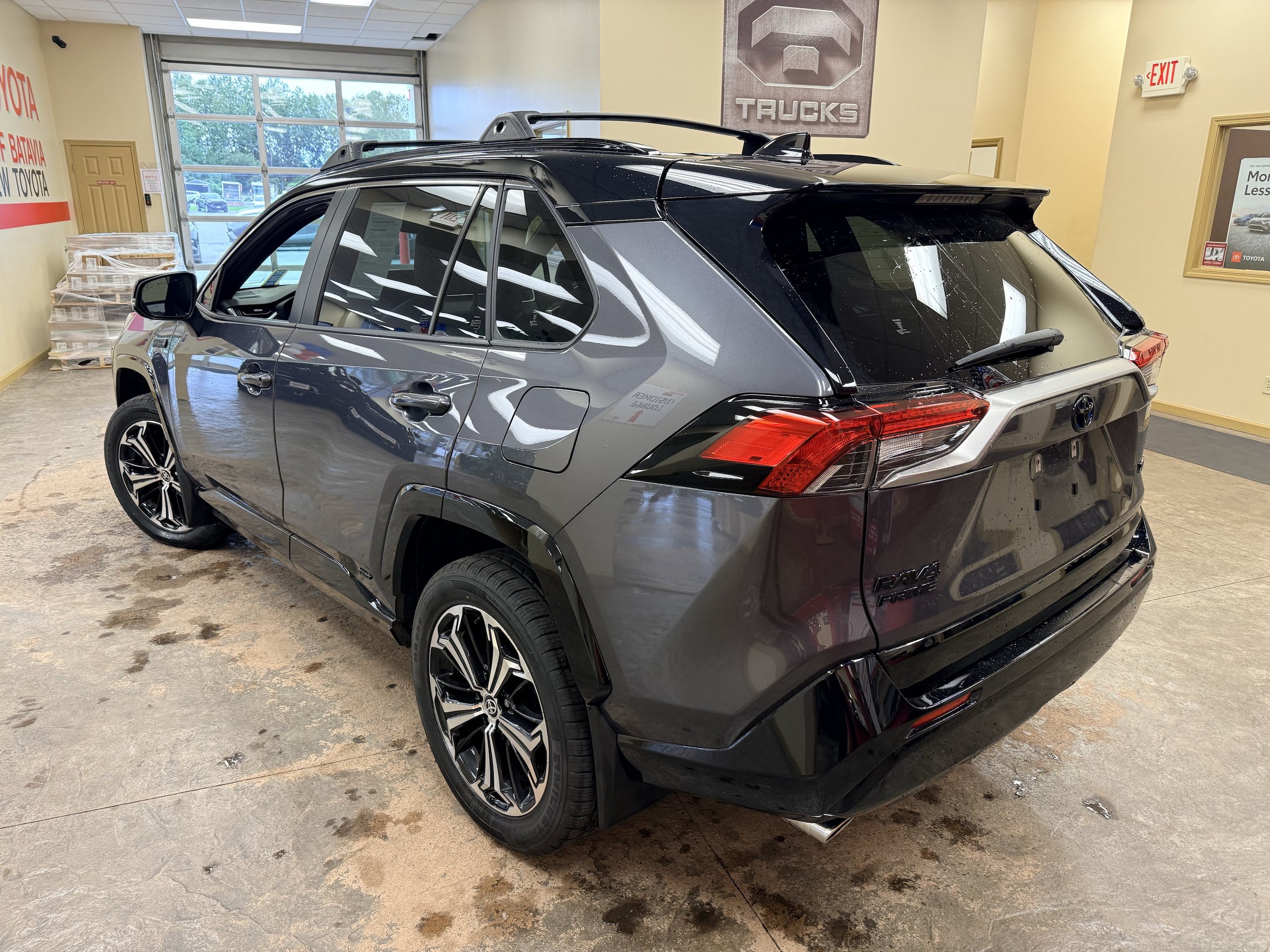 Used 2024 Toyota RAV4 XSE w/ Weather Package AWD/4WD image 8