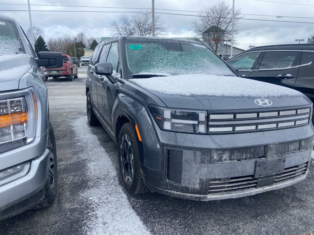 Used 2024 Hyundai Santa Fe SE image 1