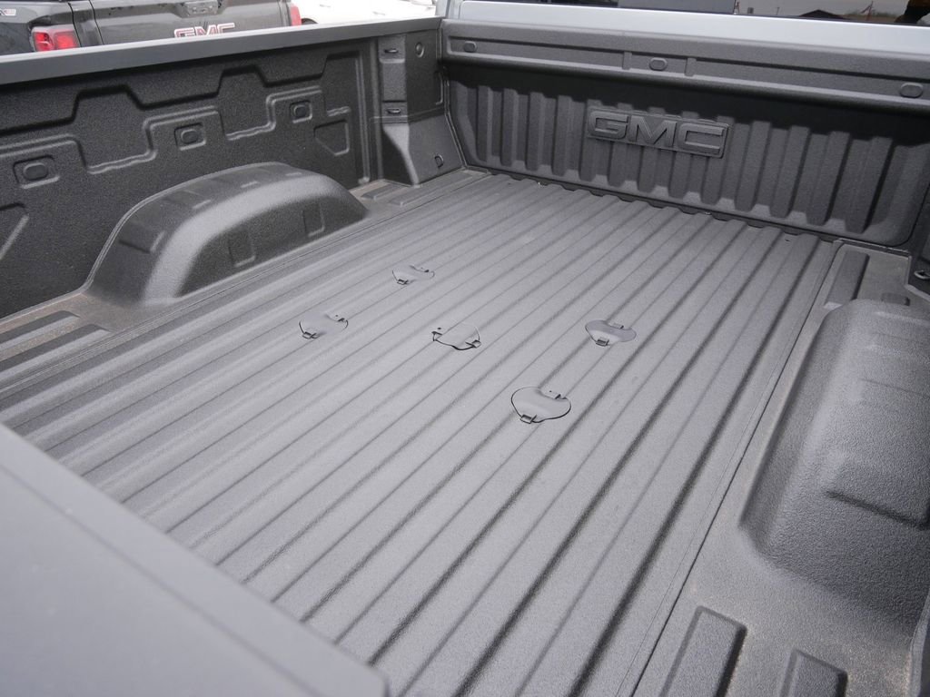 Used 2026 GMC Sierra 3500 SLT w/ SLT Premium Package image 10