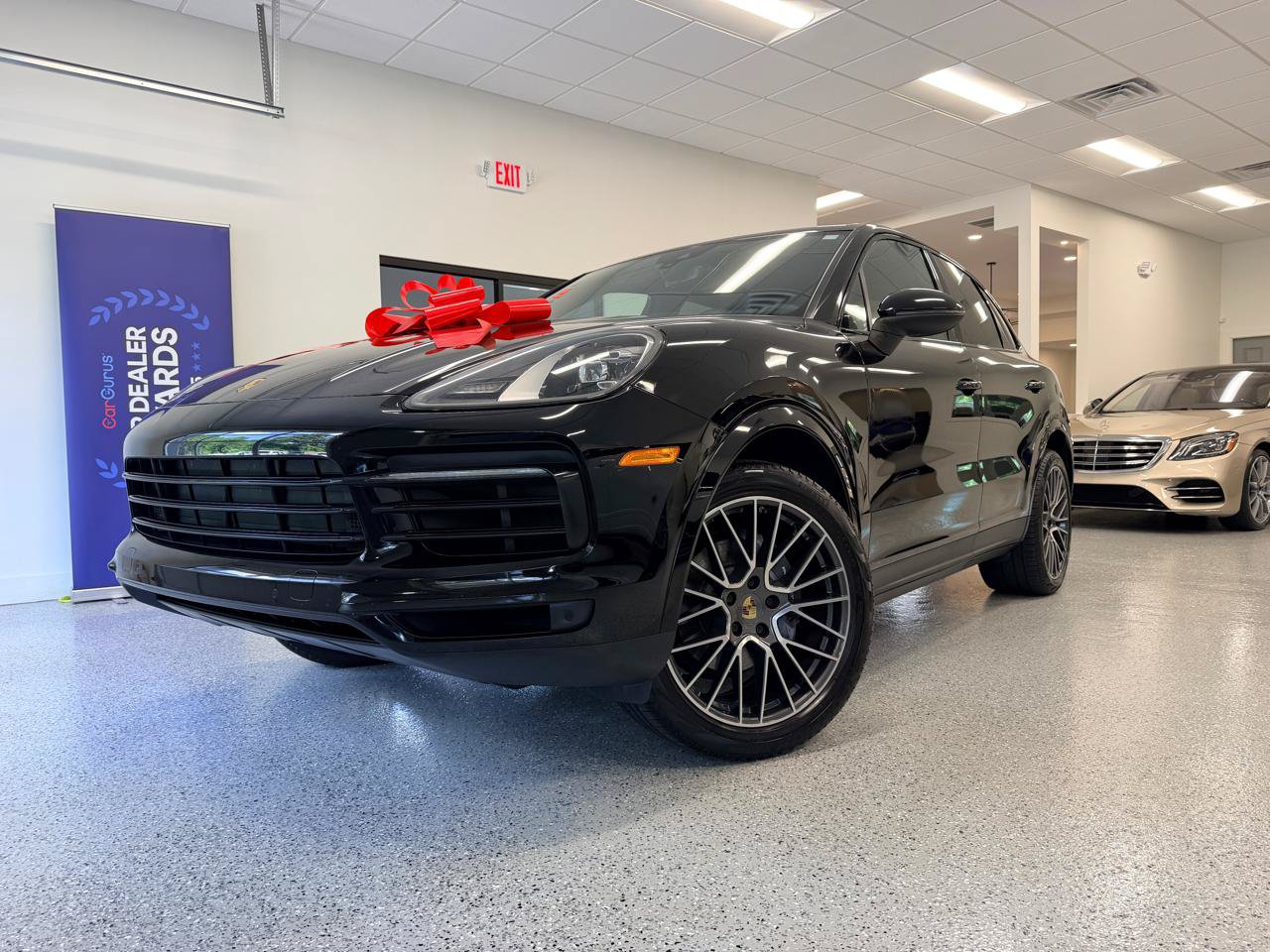 Used 2019 Porsche Cayenne AWD/4WD image 2