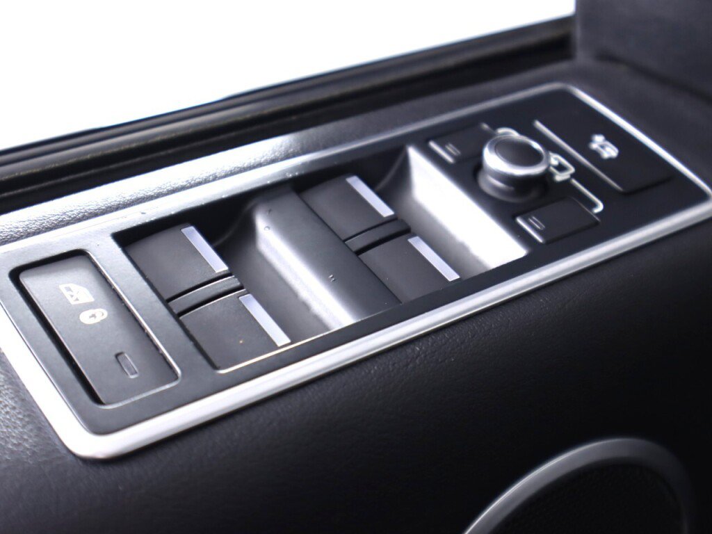 Used 2017 Land Rover Range Rover HSE AWD/4WD image 30