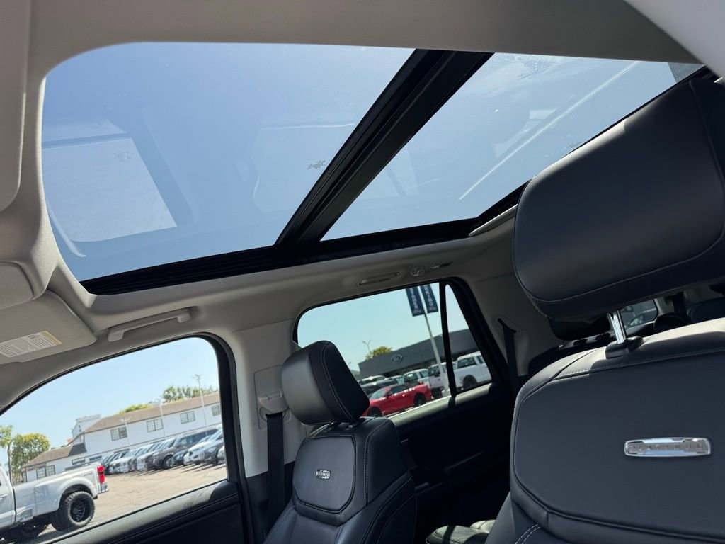 Used 2025 Ford Expedition Platinum AWD/4WD image 20