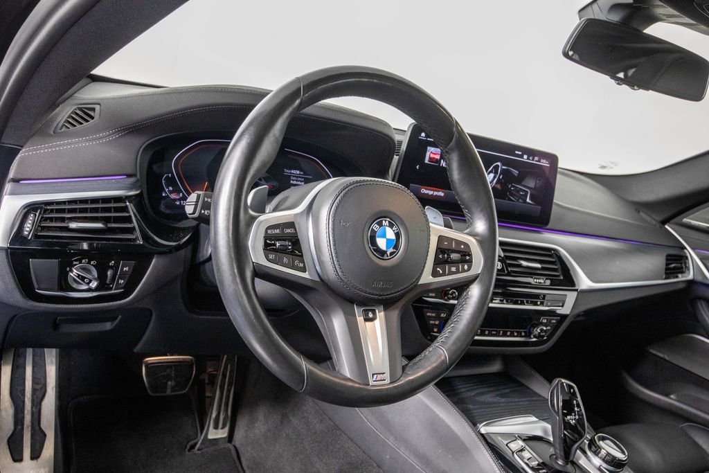 Used 2022 BMW 540i w/ Executive Package RWD image 16
