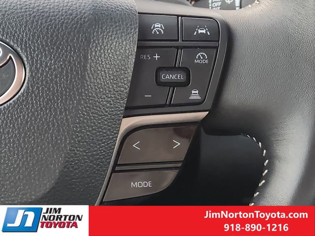 Used 2025 Toyota Camry SE FWD image 28