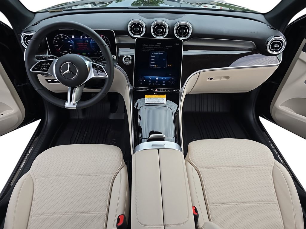 Used 2025 Mercedes-Benz GLC 350e 4MATIC image 10